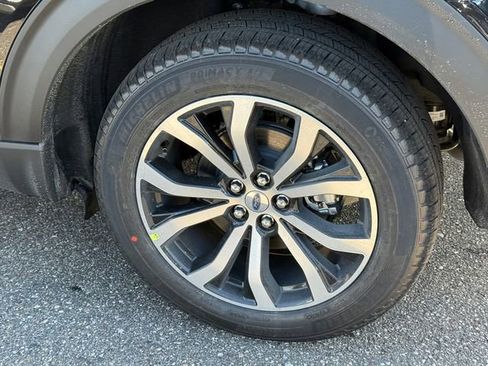 New 2026 Ford Explorer ST-Line image 9