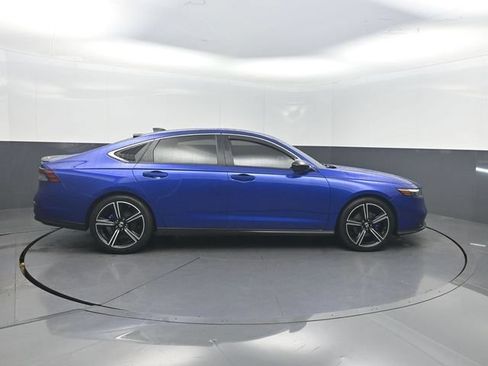Used 2025 Honda Accord Sport image 28