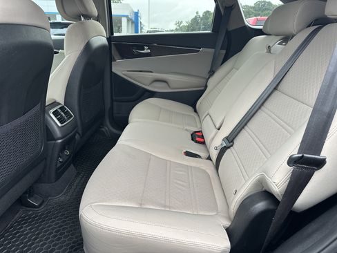 Used 2016 Kia Sorento FWD image 21
