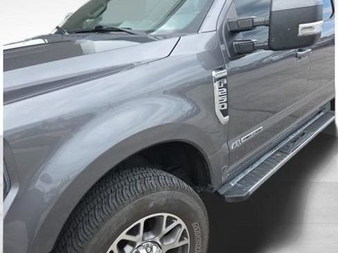 Used 2022 Ford F250 Lariat w/ FX4 Off-Road Package AWD/4WD image 2