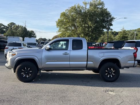Used 2021 Toyota Tacoma SR w/ SR Convenience Package RWD image 9