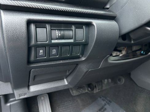 Used 2021 Subaru Crosstrek 2.0i Premium image 21