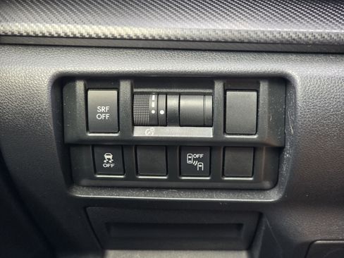 Used 2018 Subaru Crosstrek 2.0i Premium image 24