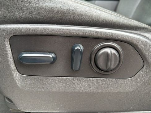 Used 2022 Chevrolet Silverado 2500 LTZ w/ LTZ Convenience Package image 35