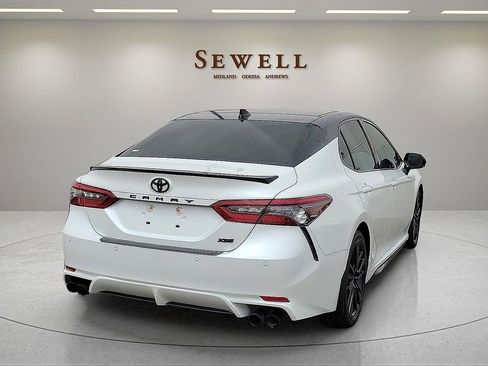 Used 2022 Toyota Camry XSE w/ Navigation Package image 5