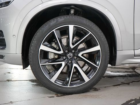 Used 2023 Volvo XC90 B6 Plus AWD/4WD image 31