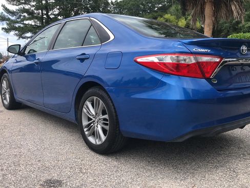 Used 2017 Toyota Camry SE FWD image 9