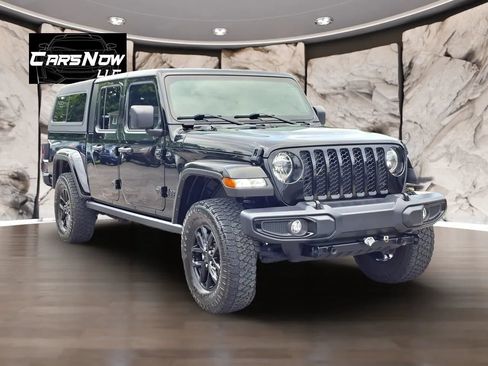 Used 2022 Jeep Gladiator Sport AWD/4WD image 1