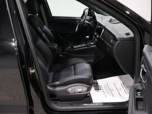 Used 2026 Porsche Macan GTS image 21