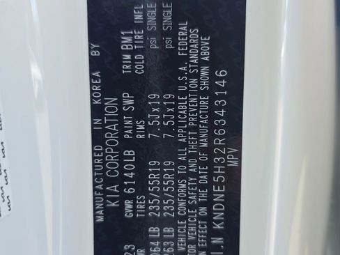 Used 2024 Kia Carnival SX image 32