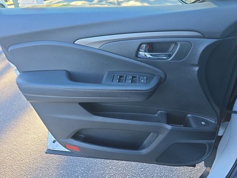 Used 2023 Honda Ridgeline Sport image 26