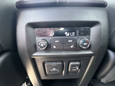 Certified 2023 Chevrolet Traverse Premier w/ LPO, Floor Liner Package image 24