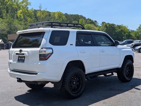 Used 2020 Toyota 4Runner SR5 Premium w/ Moonroof Package image 9