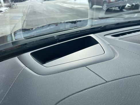 Certified 2025 Volvo V60 B5 Cross Country Ultra image 32