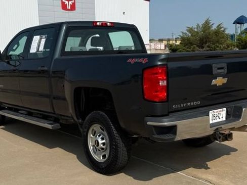 Used 2017 Chevrolet Silverado 2500 W/T AWD/4WD image 4