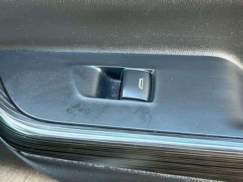 Used 2018 GMC Acadia SLT image 23