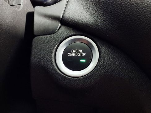 Used 2023 Chevrolet Equinox LT image 17