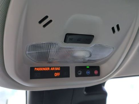 Certified 2025 Chevrolet Trax LT image 22