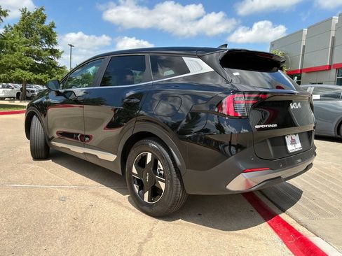 Used 2026 Kia Sportage LX FWD image 8