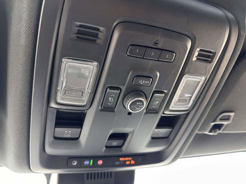 Used 2023 GMC Yukon AT4 AWD/4WD image 30