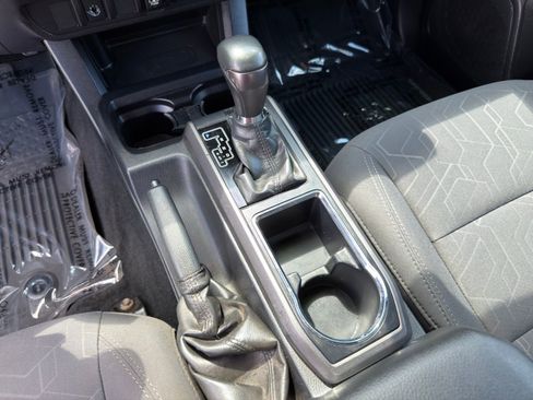 Used 2019 Toyota Tacoma TRD Sport image 22