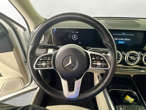 Certified 2021 Mercedes-Benz GLB 250 4MATIC image 11