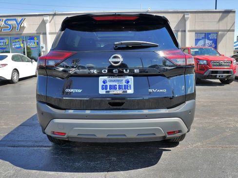 Used 2023 Nissan Rogue SV w/ SV Premium B Package image 6