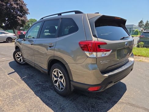 Used 2019 Subaru Forester Premium AWD/4WD image 8