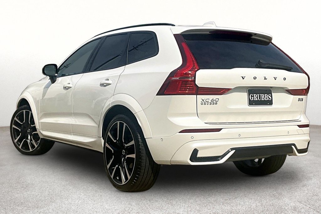 Certified 2024 Volvo XC60 B5 Ultimate w/ Protection Package Premier AWD/4WD image 16