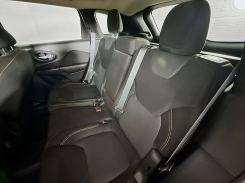 Used 2015 Jeep Cherokee Latitude image 28