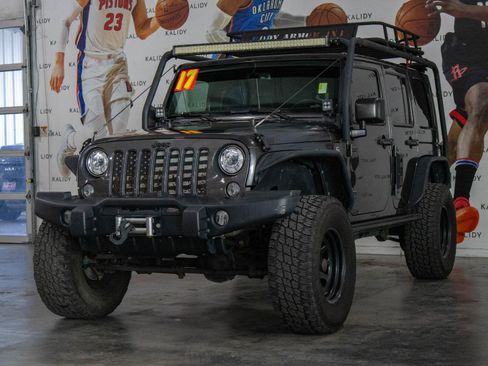 Used 2017 Jeep Wrangler Unlimited Sahara image 19