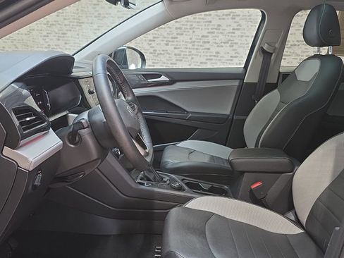 Used 2022 Volkswagen Taos SEL image 23