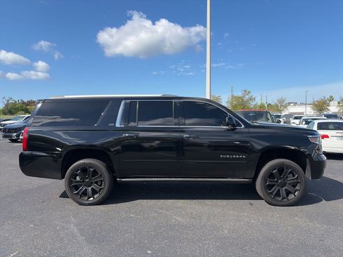 Used 2015 Chevrolet Suburban LTZ image 8