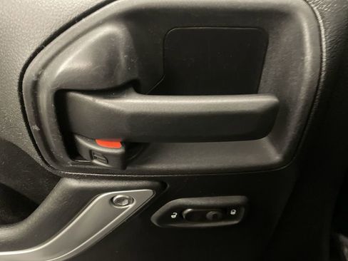 Used 2015 Jeep Wrangler Sahara w/ Connectivity Group AWD/4WD image 14