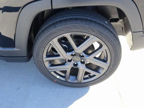 New 2026 Jeep Compass Latitude image 18