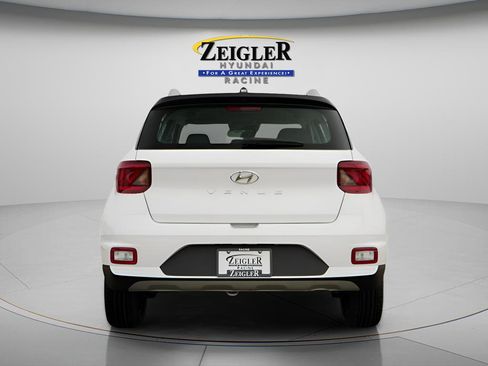 New 2026 Hyundai Venue SEL FWD image 7