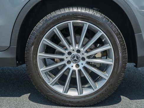 Used 2019 Mercedes-Benz GLC 300 4MATIC image 18