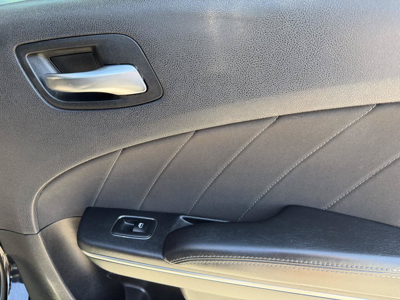 Used 2017 Dodge Charger R/T RWD image 12