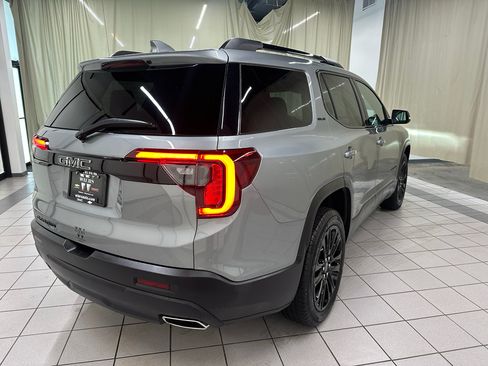 Used 2023 GMC Acadia SLE w/ Driver Convenience Package FWD image 5