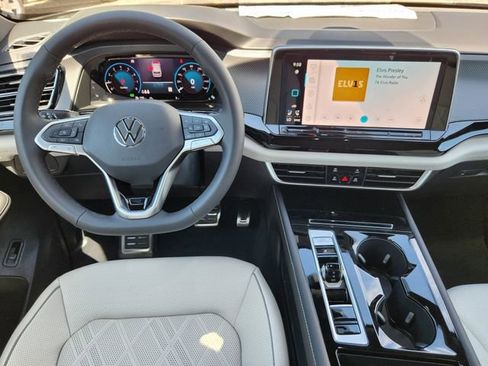 New 2026 Volkswagen Atlas Cross Sport SEL Premium R-Line AWD/4WD image 25