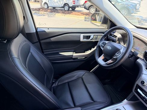 Certified 2023 Ford Explorer XLT w/ Equipment Group 202A RWD image 14