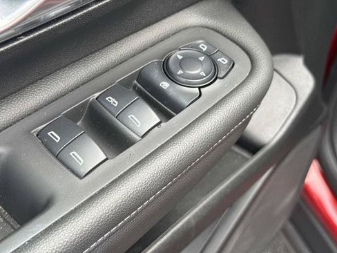 Used 2024 GMC Terrain SLE w/ Driver Convenience Package AWD/4WD image 6