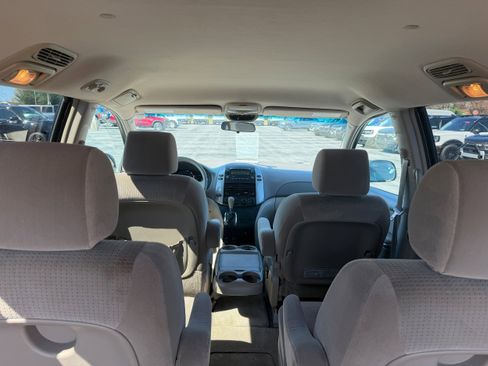 Used 2007 Toyota Sienna LE FWD image 8