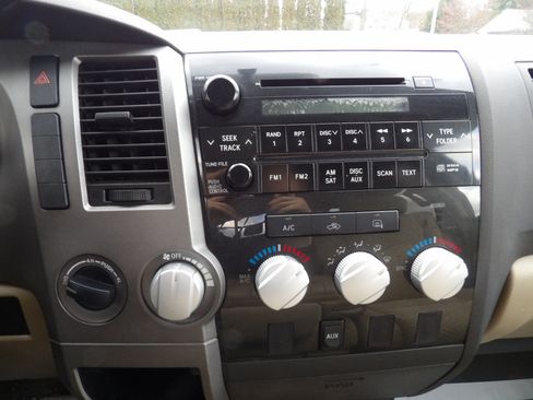 Used 2011 Toyota Tundra 4x4 Double Cab image 13