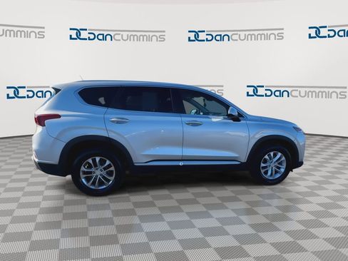 Used 2019 Hyundai Santa Fe SE image 9