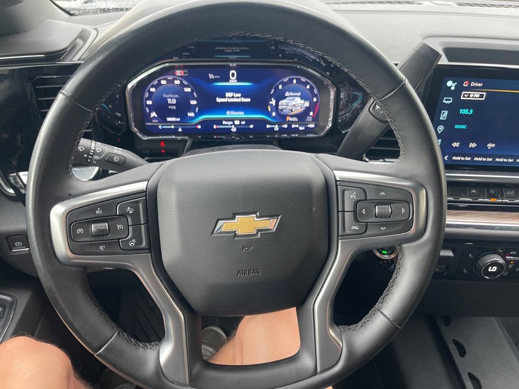 Used 2024 Chevrolet Silverado 1500 LT w/ Z71 Off-Road Package AWD/4WD image 14