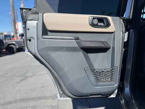 Used 2024 Ford Bronco Wildtrak image 40