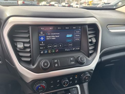 Used 2023 GMC Acadia SLT image 12