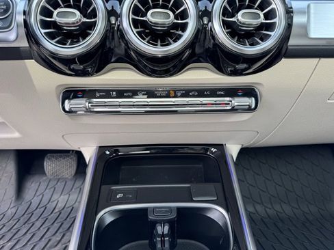 Certified 2021 Mercedes-Benz GLB 250 4MATIC image 15