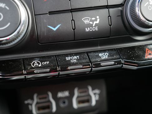 Certified 2024 Dodge Durango SXT image 31